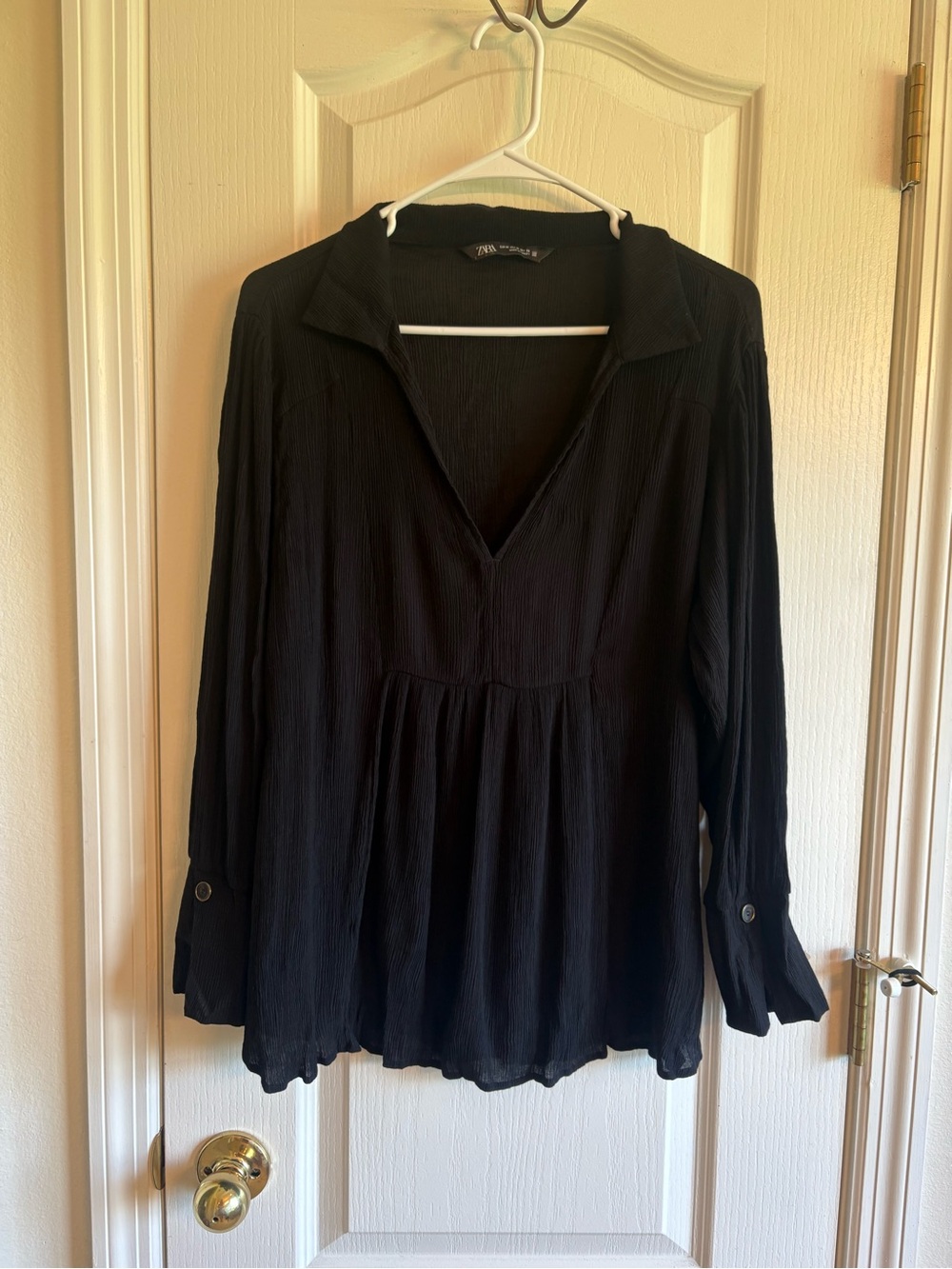Zara Black Long-Sleeve V-Neck Tunic Top